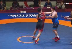 Rıza Kayaalp finalde! Rakibi milli sporcuya tokat attı ve diskalifiye edildi...