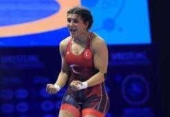 Milli güreşçiler Evin Demirhan Yavuz ve Nesrin Baş finale yükseldi