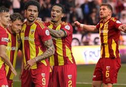 (ÖZET) Kayseri yarışa tutundu, altın değerinde 3 puan... Kayserispor - Rizespor maç sonucu 2-0