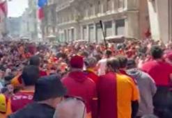Galatasaray taraftarı, Taksim'de derbiyi bekliyor