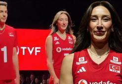 Filenin Sultanları'nın yeni forma tanıtımına Hande Baladın damgası! Podyumda göz kamaştırdı