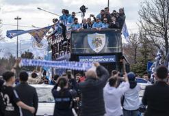 Erzurumspor FK şampiyonluk turu attı... 'Şampiyon Erzurumspor'