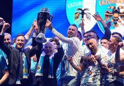Süper Lig'in yeni takımı Erzurumspor FK şampiyonluk kupasını aldı