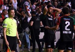 Karşıyaka'da Başkan Aygün Cicibaş'tan özür ve devam sinyali