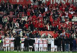 Samsunspor'dan Galatasaray'a 'boynu bükükler!' 4-1 sonrası olay şarkı