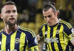 Fenerbahçe'nin kaptanlarından takıma mesaj: 'Kazanarak bitirelim'