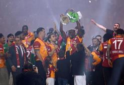 Şampiyon Galatasaray kupasını aldı