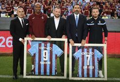 Nwakaeme ve Visca son kez... Trabzonspor'dan iki futbolcuya plaketli veda