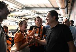 Hull City taraftarları Wembley'deki tarihi final öncesi Acun Ilıcalı ile buluştu