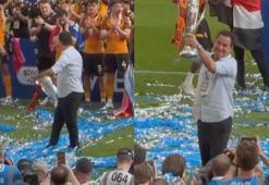 Premier Lig'e yükselen Hull City'de Acun ılıcalı şampiyonluğu taraftarıyla kutladı