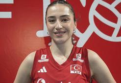 Milli voleybolcu Saliha Şahin: Santarelli ile çalışmak keyifli