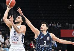 Anadolu Efes sürprize izin vermedi, seride öne geçti... Anadolu Efes - Türk Telekom maç sonucu 86-75