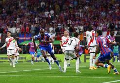 Crystal Palace, UEFA Konferans Ligi şampiyonu! İngilizler tek golle kupaya uzandı... (Maç özeti | Cyrstal Palace 1-0 Rayo Vallecano)