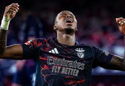 SON DAKİKA! Süper Lig devi transferde bombayı patlattı! Yıldız oyuncu İstanbul'a geliyor