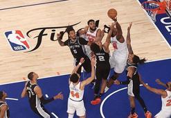 NBA'de tarihi geri dönüş! Knicks, 29 sayıdan döndü ve son saniyede Spurs'u devirdi