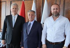 Altay'da sürpriz görüşme: Ahmet Nur Çebi ve Mahmut Özgener