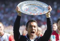 Giovanni van Bronckhorst geri döndü! İşte yeni takımı