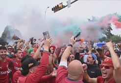 Portekizli taraftarlar Houston’daki NRG Stadyumu önünde toplandı