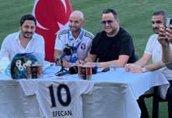 Efecan Karaca resmen 1'inci Lig temsilcisi Sarıyer'de