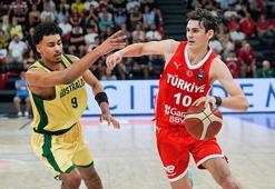 Milli basketbolcu Ömer Kutluay, 17 yaşında Türk basketbol tarihine geçti
