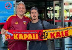 Kayserispor 2 transferini Kayseri’ye getirdi