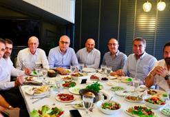 Mehmet Akif Üstündağ'dan Filenin Efeleri'ne moral yemeği