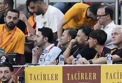 Okan Buruk'a hazırlık maçında 5. dakikada kırmızı kart!