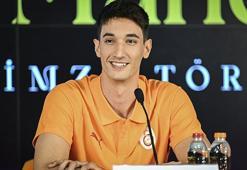 Galatasaray'ın yeni transferi Efe Mandıracı 'Bu benim için duygusal bir imza'