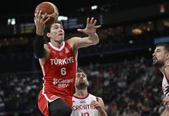 12 Dev Adam son saniye üçlüğüyle turnuvaya veda etti... Türkiye - Hırvatistan maç sonucu 94-95