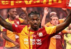 Maç sonu Rafa Leao sürprizi; RAMS Park çimlerinde yeni bir Aslan