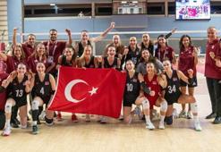 ŞAMPİYON TÜRKİYE! Filenin Sultanları Akdeniz Oyunları'nda altın madalya kazandı