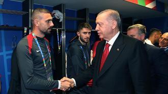 Cumhurbaşkanı Erdoğan A Milli Futbol Takımı'nı tebrik etti