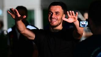 Filip Kostic, Fenerbahçe için İstanbul'da