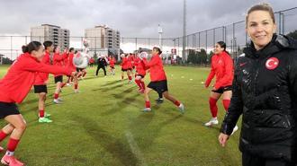 U19 Kadın Futbol Milli Takımı, Erzurum'da kampa girdi