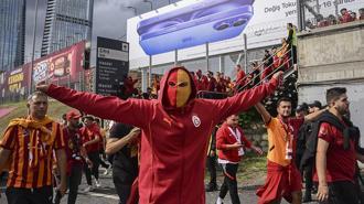 Galatasaray taraftarları, Ülker Stadı'na doğru yola çıktı