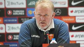 Robert Prosinecki: Grubun favorisi Türkiye