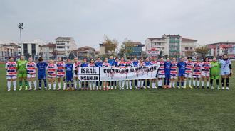 Düzce Kadın Futbol Kulübü, ilk maçında kadın ve çocuk ölümlerini protesto etti