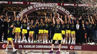 Fenerbahçe Opet kupası aldı!