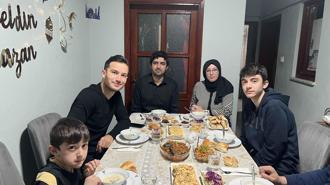 Kocaelisporlu futbolculardan taraftara iftar sürprizi