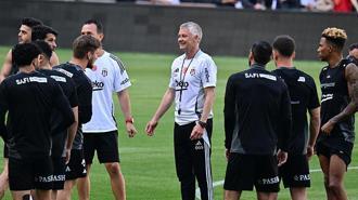 Beşiktaş, Adana Demirspor maçı hazırlıklarını taraftara açık idmanla sürdürdü