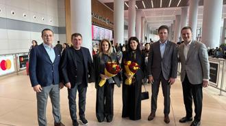 Hagi ve Popescu UEFA Kupası zaferinin yıl dönümü için İstanbul’da