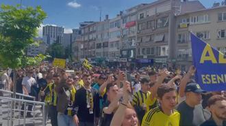 Fenerbahçe taraftarları, "istifa" yürüyüşü düzenledi