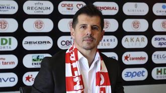 Emre Belözoğlu Antalyaspor tesislerine helikopterle indi