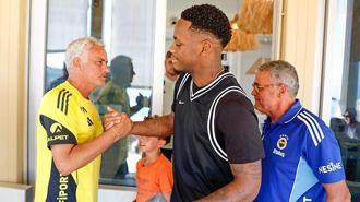 Fenerbahçe'nin yeni transferi Jhon Duran, Portekiz kampına katıldı