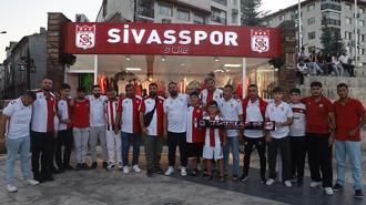 Sivassporlu taraftarlardan kulübe tam destek
