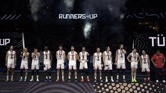 A Milli Basketbol Takımımıza uçakta sürpriz