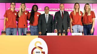 Galatasaray Daikin'in yeni transferleri için imza töreni düzenlendi