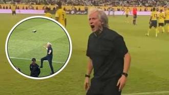 Jorge Jesus çılgına döndü! Protesto sonrası ortalık karıştı