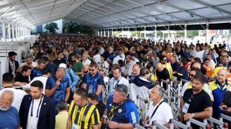 Fenerbahçe'de oy kullanma işlemi başladı