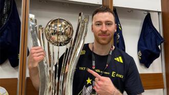 Fenerbahçe Beko'da Onuralp Bitim: Çocukluk aşkımla ilk maçımda ilk kupama ulaştım